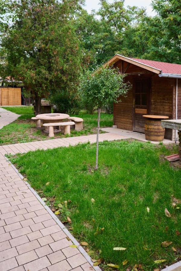 Апартаменты Koelcsey Vendeghaz Ходмезёвашархей Экстерьер фото